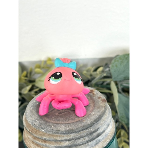 Littlest Pet Shop Other - Littlest Pet Shop #426 Pink Spider lps hasbro 2006 blue bow authentic